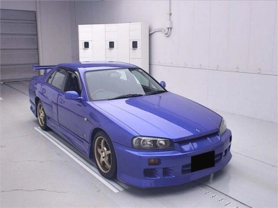 NISSAN SKYLINE