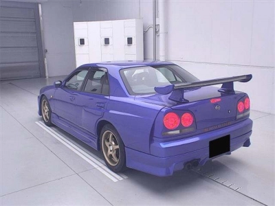 NISSAN SKYLINE
