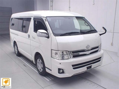 TOYOTA REGIUS ACE