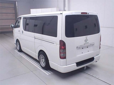 TOYOTA REGIUS ACE
