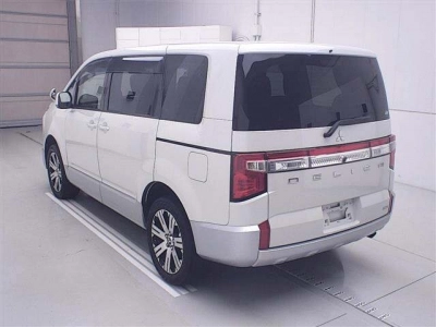 MITSUBISHI DELICA D:5