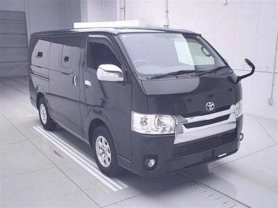 TOYOTA HIACE