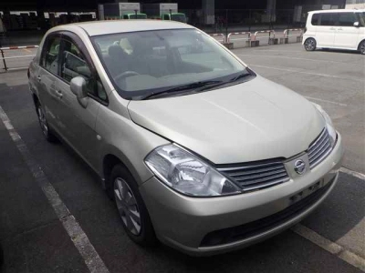NISSAN TIIDA LATIO