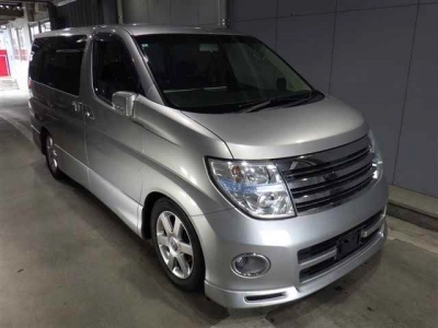 NISSAN ELGRAND