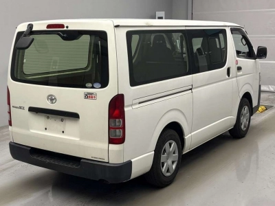TOYOTA REGIUS VAN