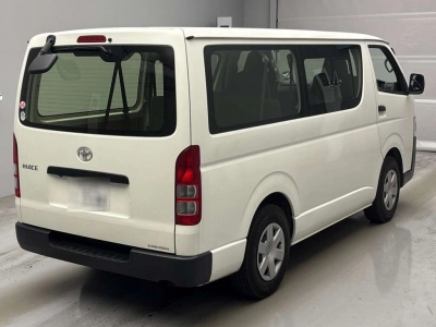 TOYOTA HIACE VAN