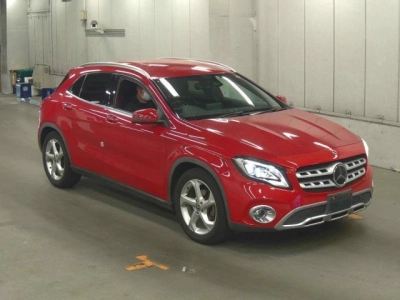 MERCEDES BENZ GLA