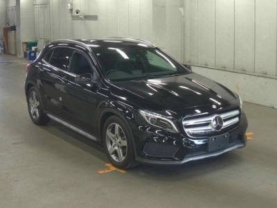 MERCEDES BENZ GLA