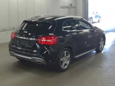 MERCEDES BENZ GLA