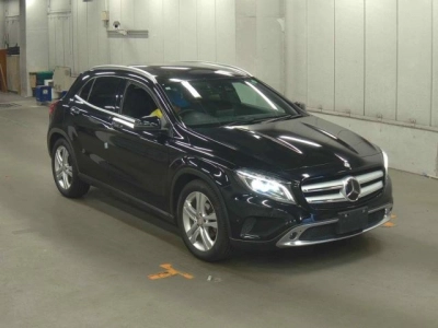 MERCEDES BENZ GLA
