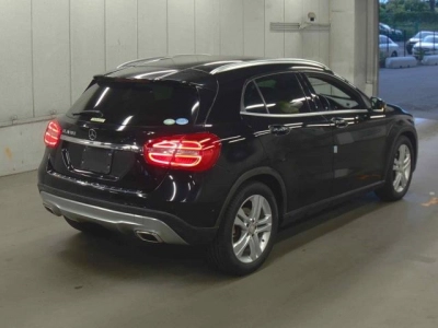 MERCEDES BENZ GLA