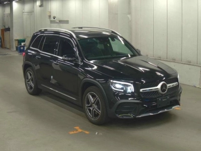 MERCEDES BENZ GLB