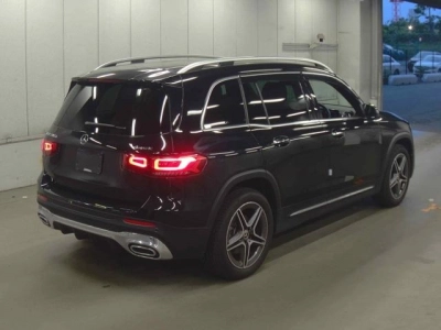 MERCEDES BENZ GLB