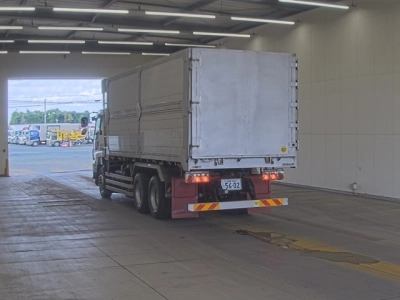 ISUZU GIGA