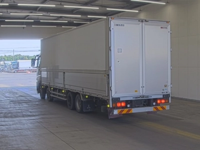 MITSUBISHI FUSO SUPER GREAT