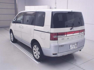 MITSUBISHI DELICA D:5