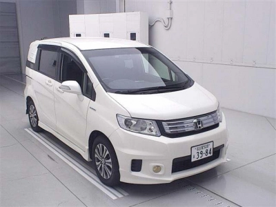 HONDA FREED SPIKE