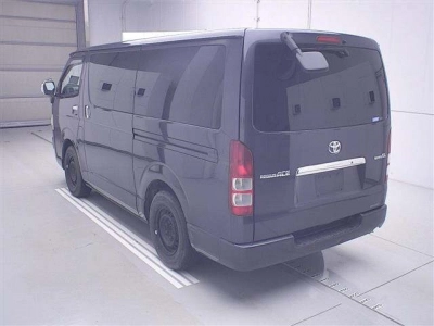 TOYOTA REGIUS ACE