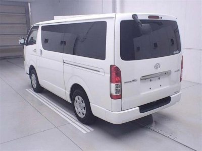 TOYOTA REGIUS ACE