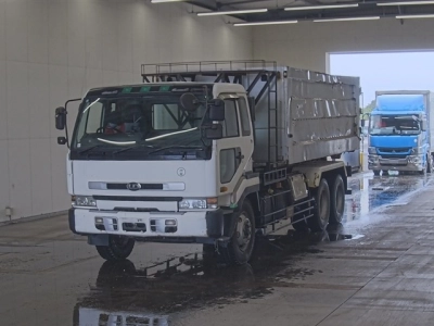 NISSAN UD