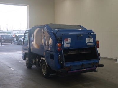 MITSUBISHI CANTER
