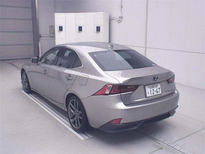 LEXUS IS