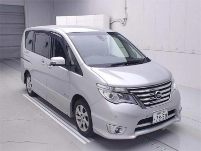 NISSAN SERENA