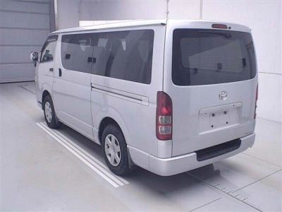 TOYOTA REGIUS ACE