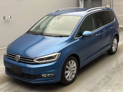 VOLKSWAGEN GOLF TOURAN