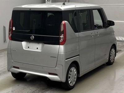 NISSAN ROOX