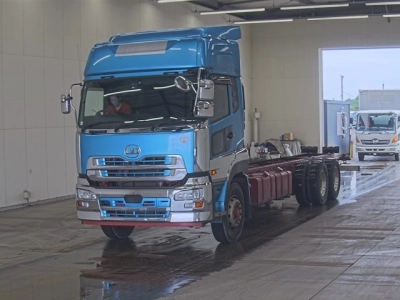 NISSAN UD