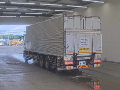 ISUZU GIGA