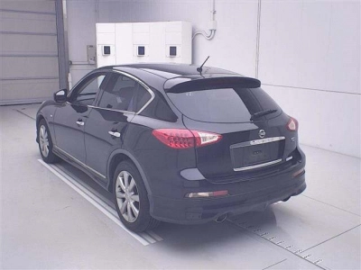 NISSAN SKYLINE CROSSOVER