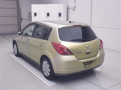 NISSAN TIIDA