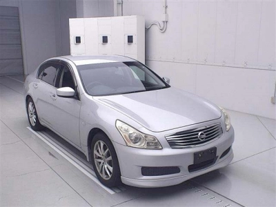 NISSAN SKYLINE