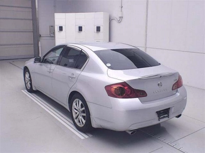 NISSAN SKYLINE