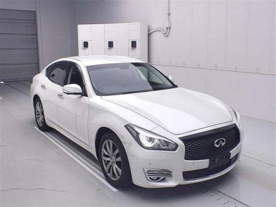 NISSAN FUGA