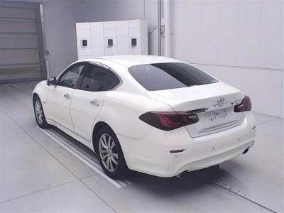 NISSAN FUGA