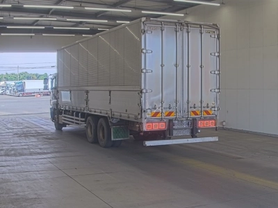 ISUZU GIGA