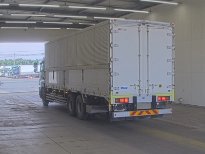 ISUZU GIGA