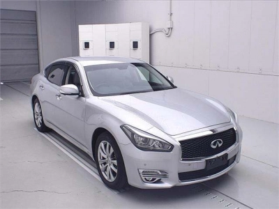 NISSAN FUGA