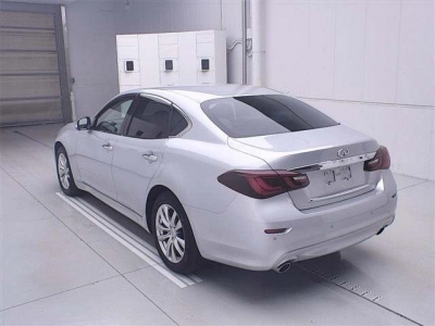 NISSAN FUGA