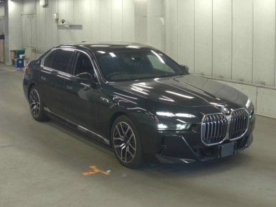 BMW I7