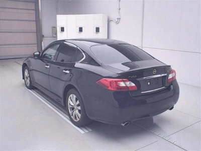 NISSAN FUGA