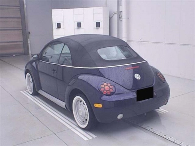 VOLKSWAGEN NEW BEETLE CABRIOLET