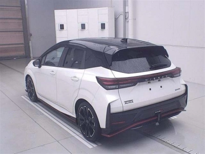 NISSAN AURA