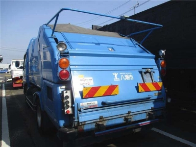 MITSUBISHI CANTER