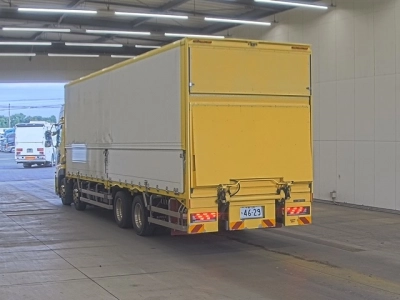 NISSAN UD