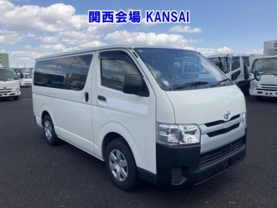 TOYOTA HIACE