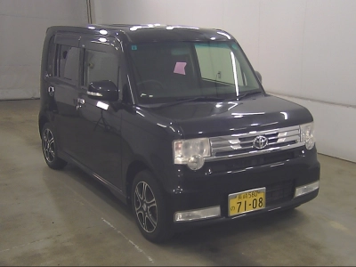 TOYOTA PIXIS SPACE